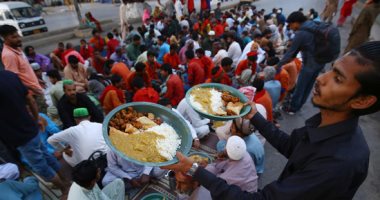موائد الرحمن وإطعام الطعام.. عادات وتقاليد الباكستانيين فى رمضان