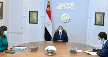 الرئيس السيسي يستعرض الاستعدادات لمؤتمر "مصر تستطيع بالصناعة"