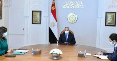 الرئيس السيسي يجتمع بوزيرة الهجرة ويطمئن على سلامة الجالية المصرية بأوكرانيا 