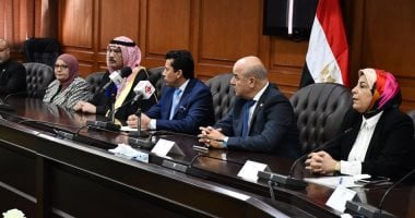 وزير الشباب والرياضة يشهد توقيع بروتوكول تعاون مع مجلس القبائل والعائلات المصرية 
