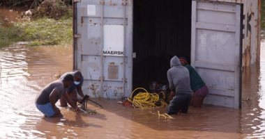 فيضانات جنوب إفريقيا تحصد أرواح 250 قتيلا وتهجر الآلف من منازلهم