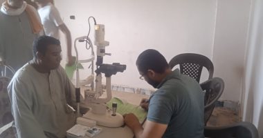 قارئ يشارك صورا لقافلة مجانية للكشف على مرضى العيون بقرية الخزانقة فى قنا
