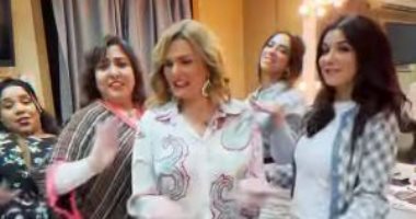 يسرا وغادة عادل ومى كساب على التيك توك بـ"شوف مصلحتك".. فيديو