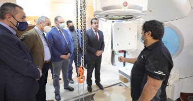 وزير التعليم العالى يوجه بسرعة تشغيل مستشفى الثدي التابع للمعهد القومي للأورام