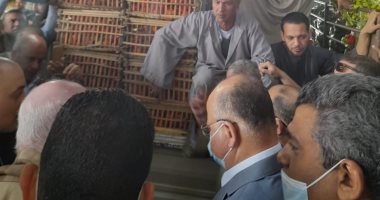 وزير التنمية المحلية ومحافظ القاهرة يتفقدان سوق العبور لمتابعة الأسعار 