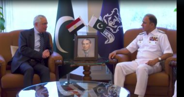 السفير المصرى لدى إسلام أباد يلتقى رئيس أركان البحرية الباكستانية