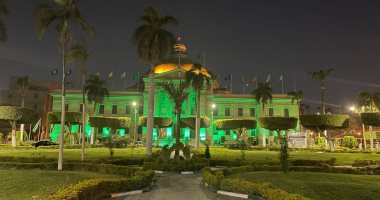إضاءة قبة جامعة القاهرة باللون الأخضر احتفالا باليوم العالمي للأرض