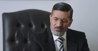الاختيار 3 الحلقة 27.. خطاب محمد مرسى وملاحظات الشاطر وتمليته بما يقوله
