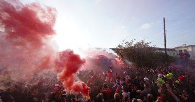 جماهير ليفربول تشعل الأجواء خارج ملعب أنفيلد قبل مواجهة فياريال بأبطال أوروبا