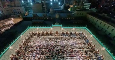 أجواء روحانية.. الآلاف يؤدون صلاة التراويح ليلة 29 رمضان بمسجد الجامع الأزهر