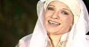 ابنة عبد العظيم محمد ملحن تم البدر بدرى: المؤلف اعترض على  اللحن وقال: مش منور  