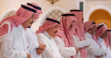 خادم الحرمين يشهد ليلة ختم القرآن فى مكة المكرمة.. صور