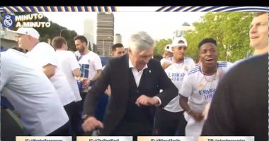 أنشيلوتي يرقص احتفالا بتتويج ريال مدريد بالدوري الإسباني.. فيديو