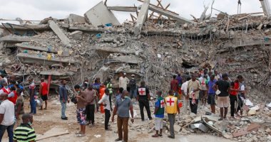 ارتفاع ضحايا انهيار مبنى في نيجيريا إلى 10 أشخاص وإنقاذ 23 آخرين