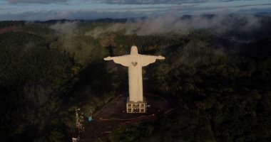بلدة إنكانتادو البرازيلية تبنى أطول تمثال للمسيح وتنافس "ريو دى جانيرو".. صور