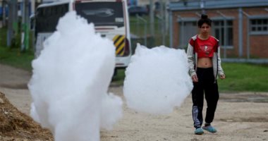 رغوة متوحشة.. شبح التلوث يطارد سكان كولومبيا