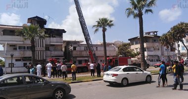 السيطرة على حريق هائل فى شقة برأس البر والدفع بـ3 سيارات إطفاء.. صور