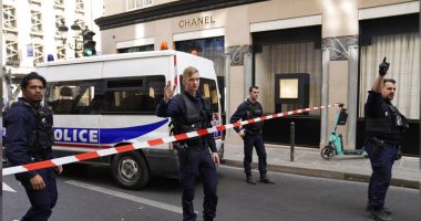 سطو مسلح على أحد متاجر "شانيل" للمجوهرات فى العاصمة الفرنسية باريس