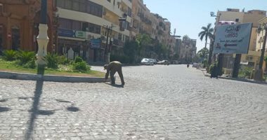مدينة الأقصر تستكمل حملات النظافة بالميادين والكورنيش لخدمة المواطنين.. صور