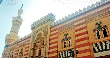 حكاية المسجد العباسي بالإسماعيلية.. شيّده الخديوى عباس حلمى منذ 124 عاما (صور)