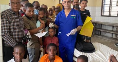 استمرار القافلة الطبية لجامعة أسوان بدولة تنزانيا وإجراء 30 عملية.. صور