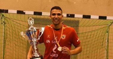 مهاب سعيد لاعب يد الأهلى: نسعى إلى تحقيق الثنائية لإسعاد الجماهير