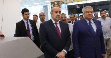 وزير الطيران يتفقد المراحل النهائية لمشروع تطوير مطار سفنكس 