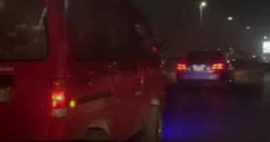 فيديو جديد لحادث تصادم تريلا وأتوبيس و7 سيارات بطريق المحور