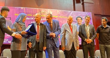 تكريم الكاتب جمال عبد الناصر وميدو عادل بندوة الدراما وتشكيل اتجاهات الرأى