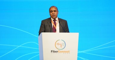 أحمد مكى يستعرض أهمية تكنولوجيا الألياف البصرية فى التعليم والصحة خلال رئاسته لمؤتمر ومعرض Fiber Connect Council MENA بدبى