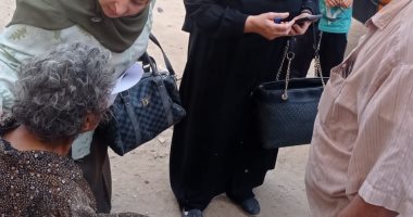 وزيرة التضامن توجه بإنقاذ مسنة بلا مأوى فى المنوفية وتقديم الدعم لمواطن بالقاهرة
