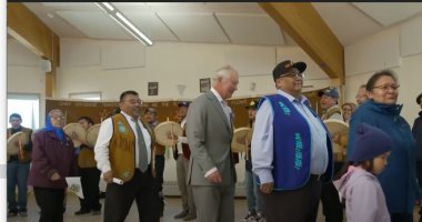 الأمير تشارلز يشارك السكان الأصليين في كندا الرقص.. فيديو