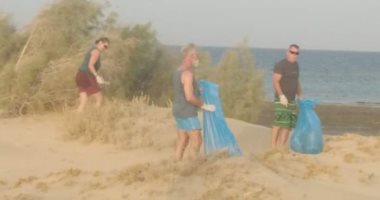 حملات توعية وتنظيف الشواطئ بمحمية وادى الجمال بالبحر الأحمر بمشاركة السياح