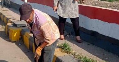 رئيس مدينة السنطة بالغربية تقود حملة نظافة بالقرى