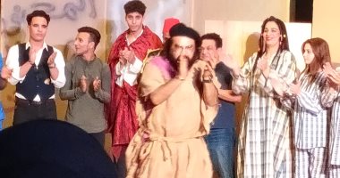 كواليس مسرحية "عنبر 7" لـ نادر أبو الليف بالإسكندرية (صور)