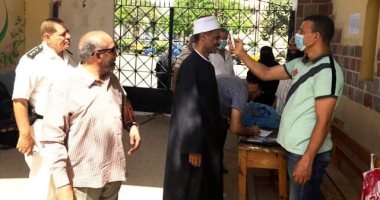 رئيس منطقة الإسكندرية الأزهرية يتفقد امتحانات الإعدادية بمعاهد سموحة