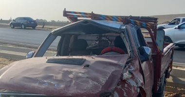 إصابة 8 أشخاص فى حادث انقلاب سيارة بوادى النقرة أسوان