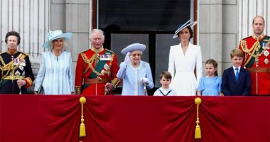 احتفالات وعروض عسكرية.. بريطانيا تتزين فى اليوبيل البلاتينى للملكة إليزابيث