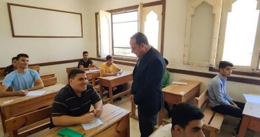 محافظ شمال سيناء يتفقد امتحانات الثانوية الأزهرية.. صور وفيديو