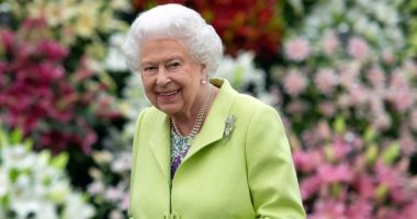 بريطانيا تعلن تنكيس الأعلام حدادا على وفاة الملكة إليزابيث الثانية