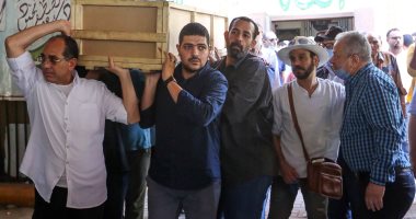 وصول جثمان المنتج محسن علم الدين لمسجد مصطفى محمود لأداء صلاة الجنازة 