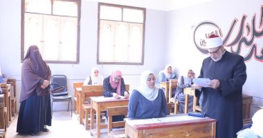 رئيس المنطقة يستهل متابعاته لامتحانات الثانوية الأزهرية بلجان فى دار السلام 