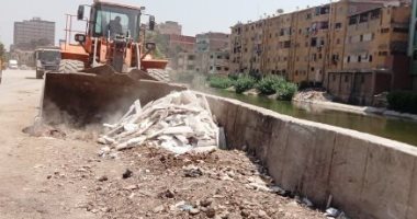 حملة لرفع القمامة بطريق الزقازيق من ناحية كفر الحصر 