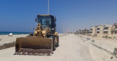 مجلس مدينة العريش يواصل حملات نظافة الشاطئ والكورنيش