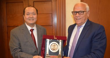 محافظ بورسعيد يستقبل سفير فيتنام لبحث التعاون فى الصناعة والسياحة
