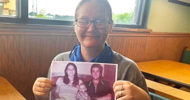 العثور على امرأة أمريكية مفقودة منذ 41 عامًا بعد مقتل والديها في ظروف غامضة