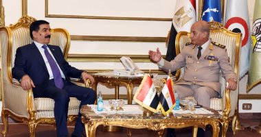 وزير الدفاع يلتقى نظيره العراقي لبحث مجالات التعاون العسكري بين البلدين