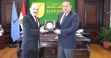 رئيس جامعة الإسكندرية يستقبل قنصل عام فلسطين لبحث سبل التعاون بين الجانبين