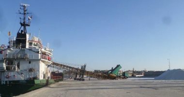 المنطقة الاقتصادية لقناة السويس تعلن تصدير 2700 طن ملح لليونان عبر ميناء العريش