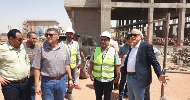 نائب وزير الإسكان يتفقد مشروعات الإسكان والصرف بمدن غرب القاهرة